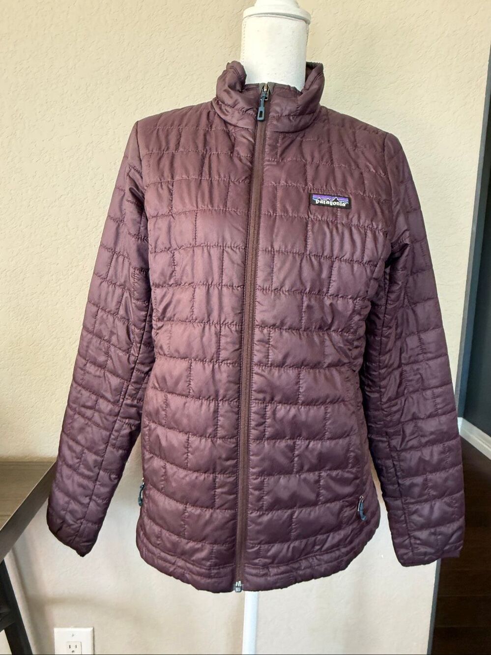 Patagonia Women’s Nano Puff Jacket Medium Dark Plum